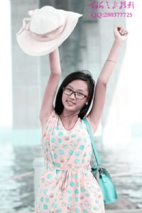 中澳公园的少“男”少女们