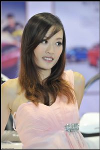 车展中的靓女