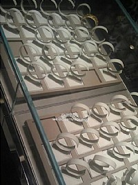 金价下跌 香港的周生生居然被买空了！(图)