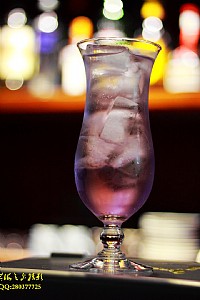 都市网网友文化节-“美在港城”模特走进海角11号清吧