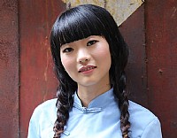 往事书吧、赤坎老街拍怀旧美女