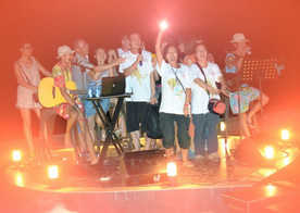 我的歌声里全是开心的味道+老李