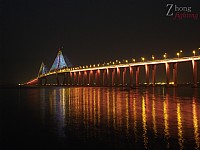 海湾大桥，灯光璀璨