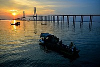 我在等“海湾大桥日出”