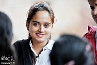 在尼泊尔柏坦广场偷拍美女被发现后.......