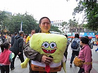 情暖湛江志愿者参加湛江晚报慈善置换活动