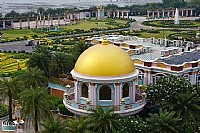 泰国最豪华的私人别墅 (富贵黄金屋)