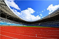 晴空下的奥体中心