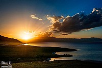 朝霞和晚霞的表演(新疆)