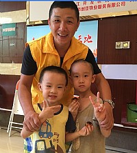 “小手大手做月饼，快快乐乐过中秋” 亲子DIY月饼活动