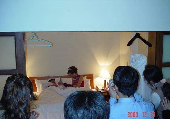 朋友新婚闹洞房实拍10