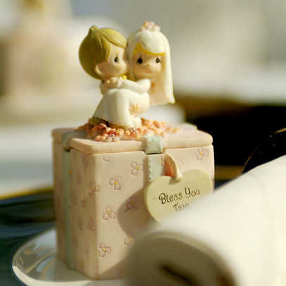 怕闹洞房被脱光 新婚夫妻尴尬收场1