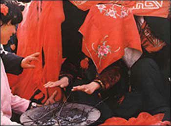 蒙古族习俗抢婚和聘婚3