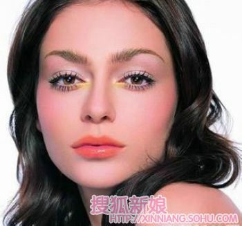 今年最流行的六种新娘造型1