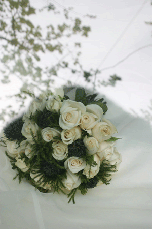 婚礼上手捧花的拿法1