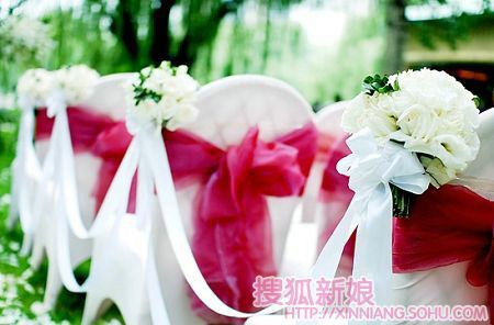 简单两步制造浪漫婚礼现场1