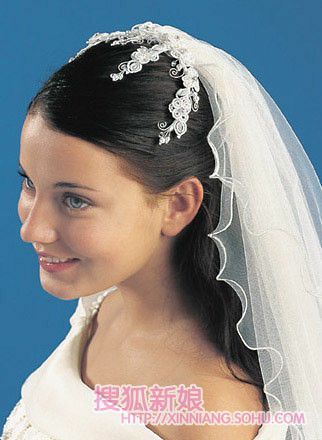 婚礼上新娘头纱的戴法10