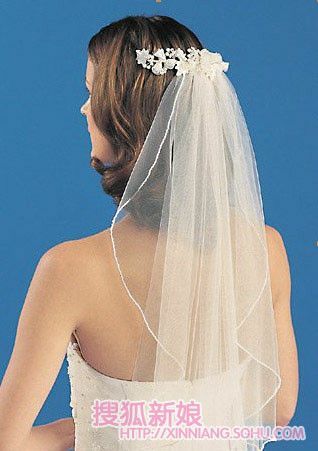 婚礼上新娘头纱的戴法12