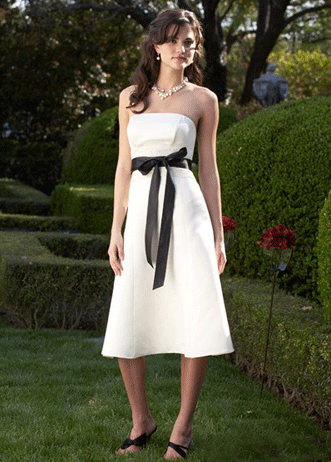 伴娘应该怎么穿1