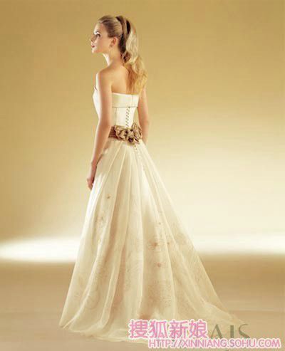 纯洁典雅的公主婚纱2