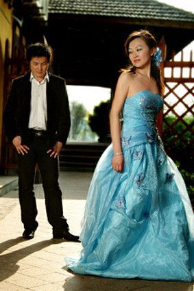 80后夫妻的时尚婚纱照3