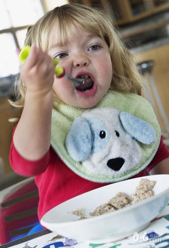 宝宝吃饭