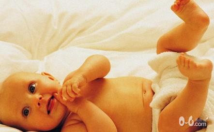 谨慎！婴儿的辅食不仅是添加