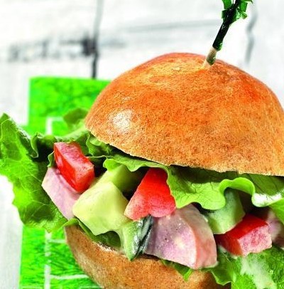 肉肠时蔬三明治