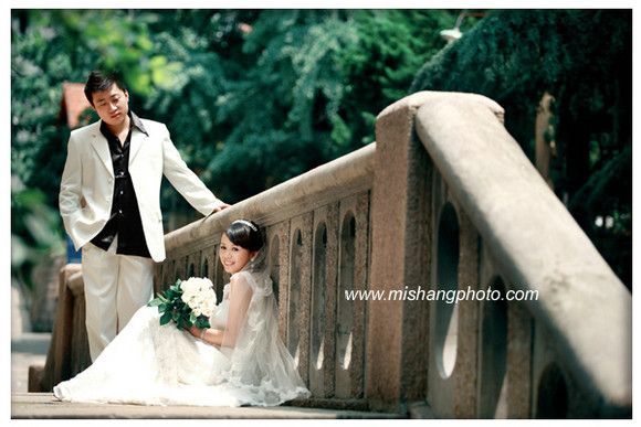 80后非主流婚纱写真照—盛装在季节的路上7