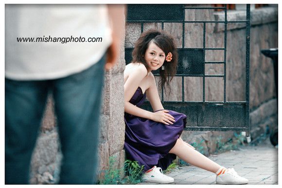 80后非主流婚纱写真照—盛装在季节的路上10