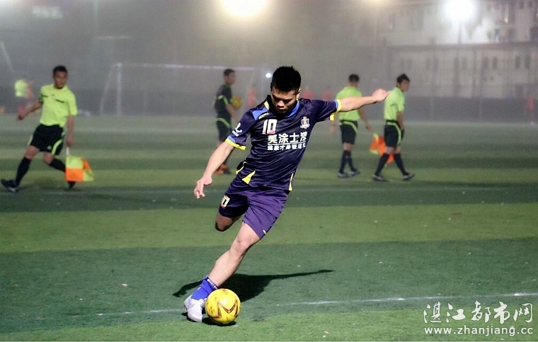 请问湛江1949足球队招人踢球啦